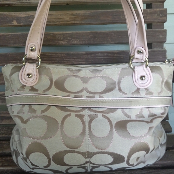 Coach Poppy Handbag - Picture 4 of 10